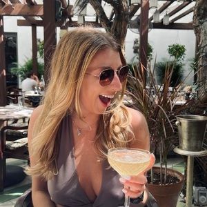 Meet your Posher, Alexis